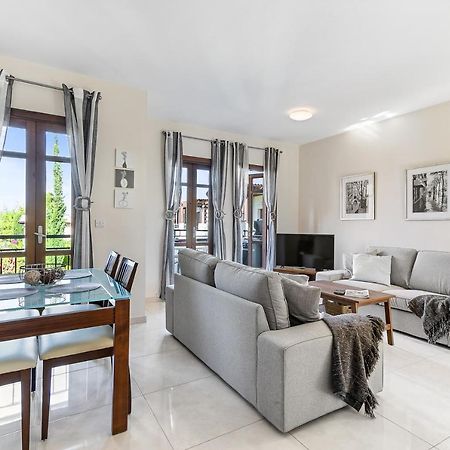 2 Bedroom Apartment Assia With Communal Pool, Aphrodite Hills Resort كوكليا المظهر الخارجي الصورة