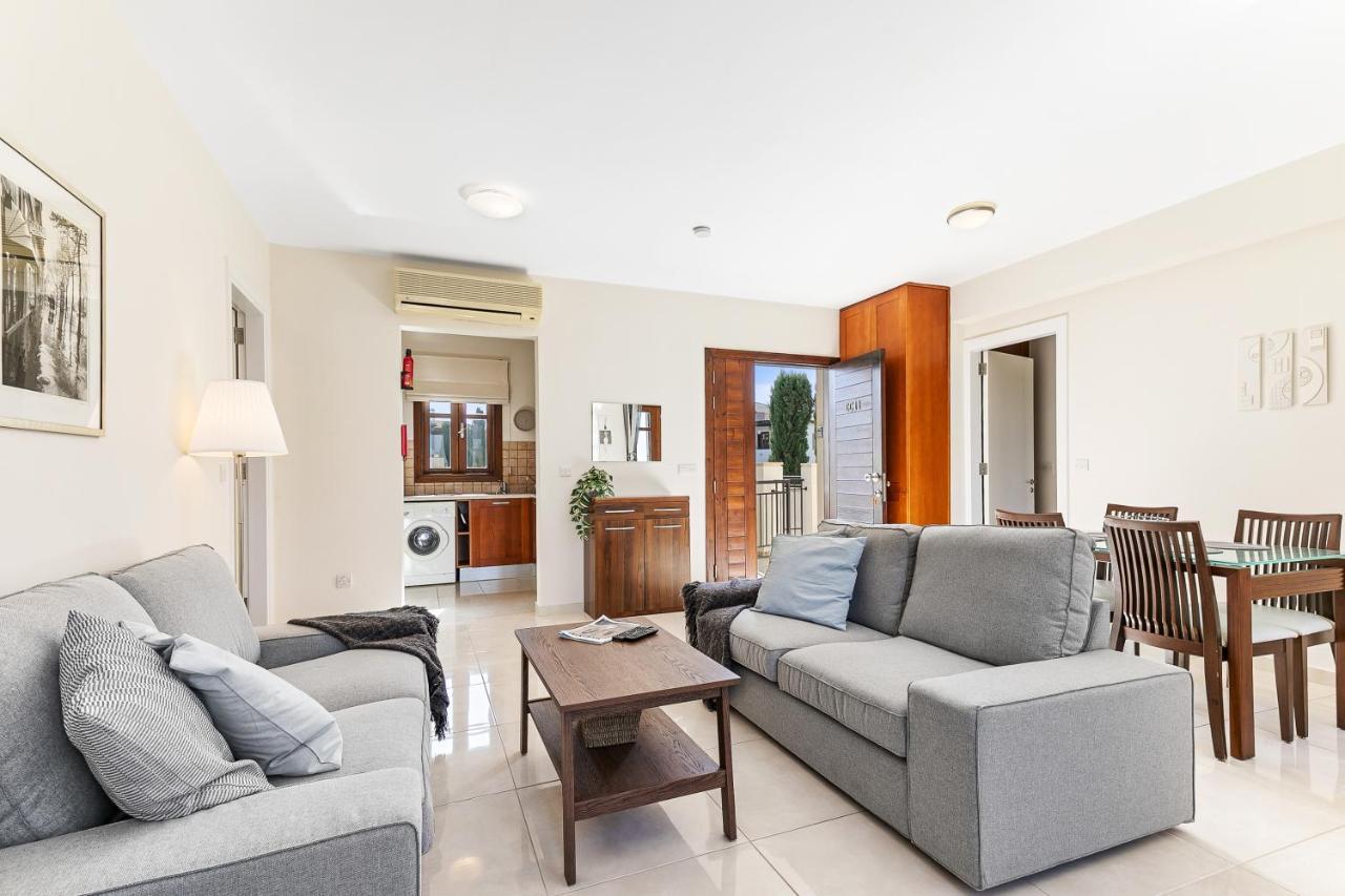 2 Bedroom Apartment Assia With Communal Pool, Aphrodite Hills Resort كوكليا المظهر الخارجي الصورة