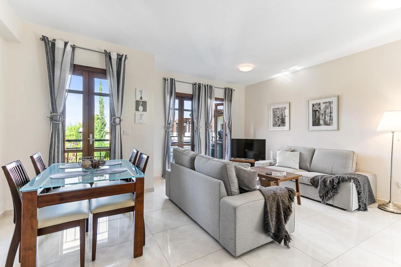 2 Bedroom Apartment Assia With Communal Pool, Aphrodite Hills Resort كوكليا المظهر الخارجي الصورة