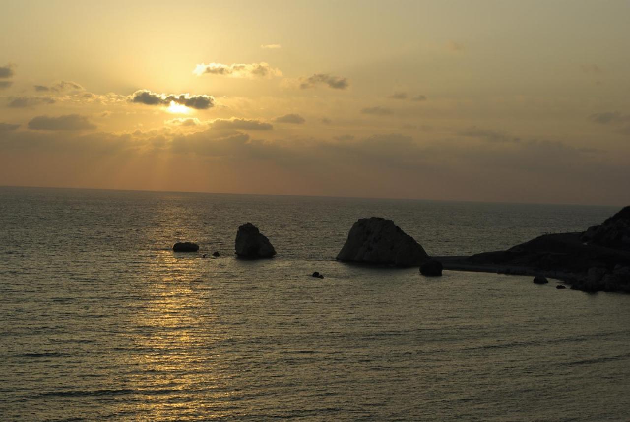 2 Bedroom Apartment Assia With Communal Pool, Aphrodite Hills Resort كوكليا المظهر الخارجي الصورة